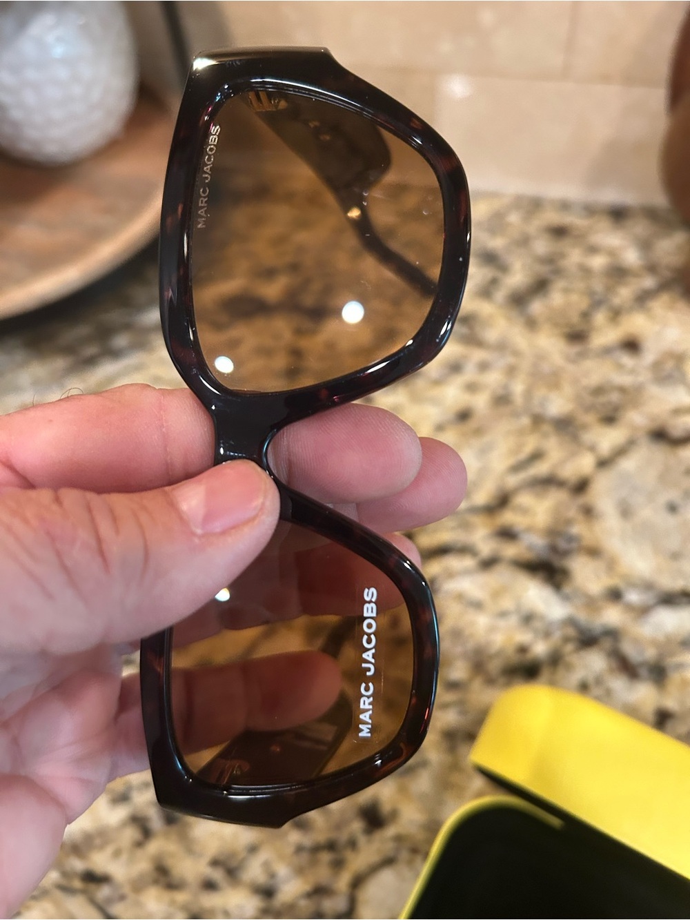 Marc Jacobs Sunglasses Tortoise Shell Logo Print Brown Lens - Picture 5 of 8